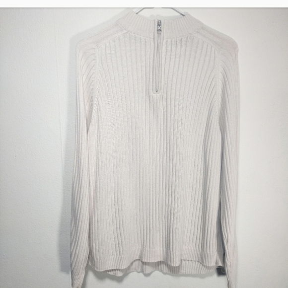 Sweater - Picture 4 of 4